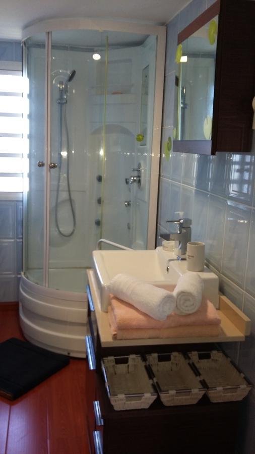 Le Colibri Bed & Breakfast Le Dix-Septieme Exterior photo